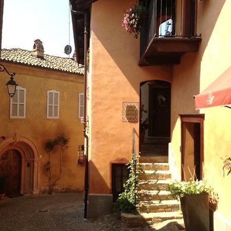 Dimora I Manichei Hotel Monforte dʼAlba Kültér fotó