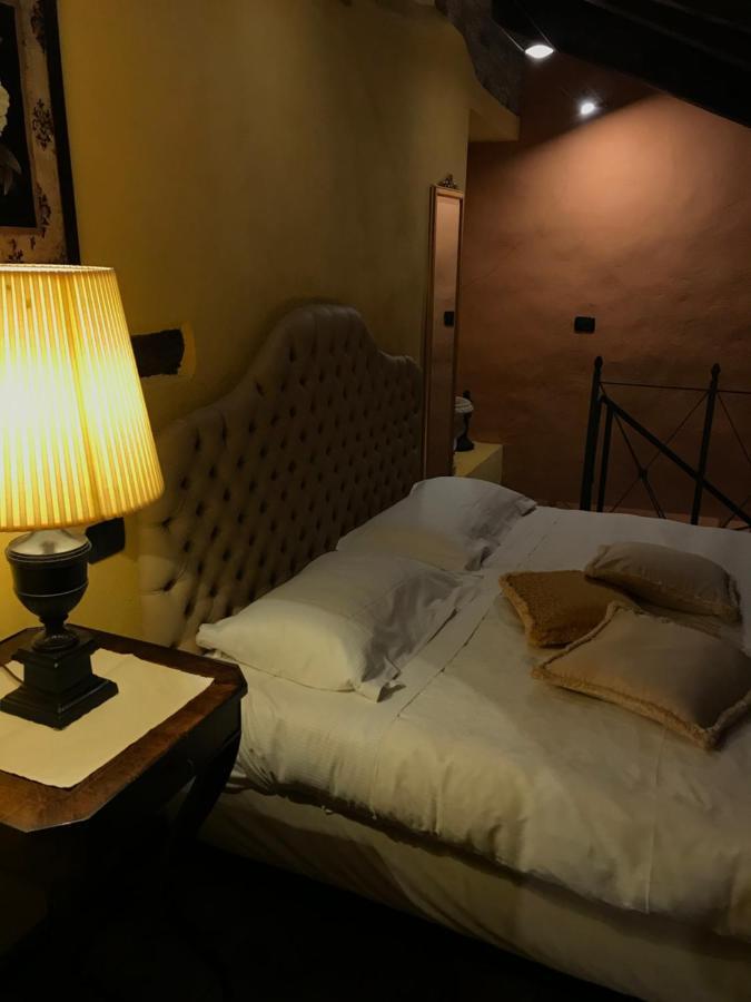 Dimora I Manichei Hotel Monforte dʼAlba Kültér fotó