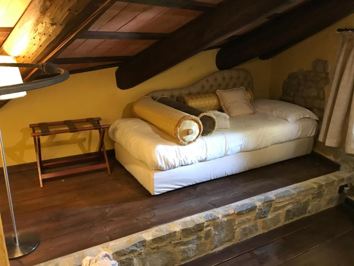 Dimora I Manichei Hotel Monforte dʼAlba Kültér fotó