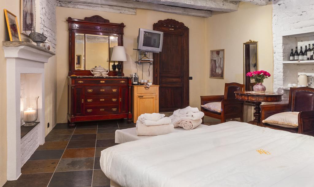 Dimora I Manichei Hotel Monforte dʼAlba Kültér fotó