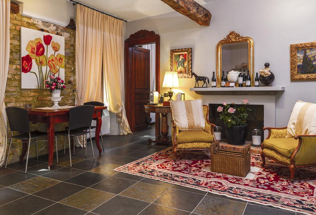 Dimora I Manichei Hotel Monforte dʼAlba Kültér fotó