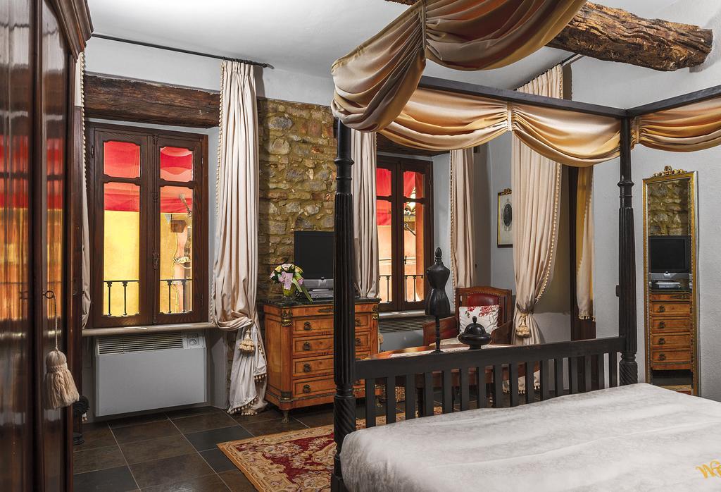 Dimora I Manichei Hotel Monforte dʼAlba Kültér fotó