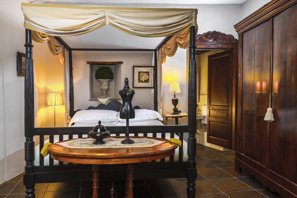 Dimora I Manichei Hotel Monforte dʼAlba Kültér fotó
