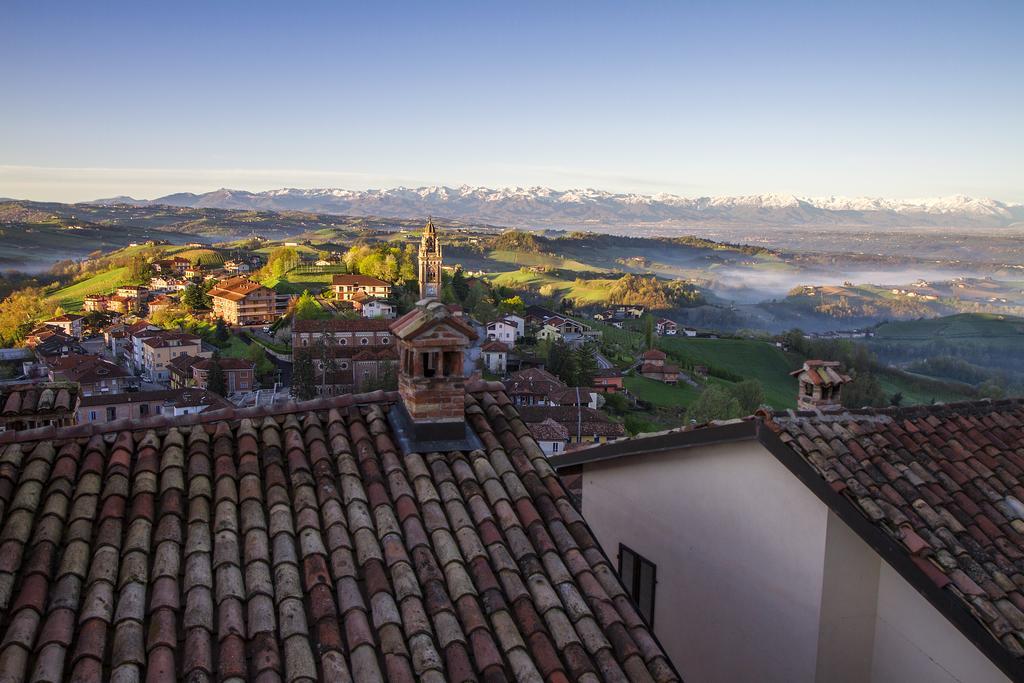 Dimora I Manichei Hotel Monforte dʼAlba Kültér fotó