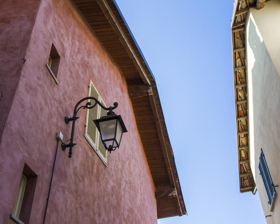 Dimora I Manichei Hotel Monforte dʼAlba Kültér fotó