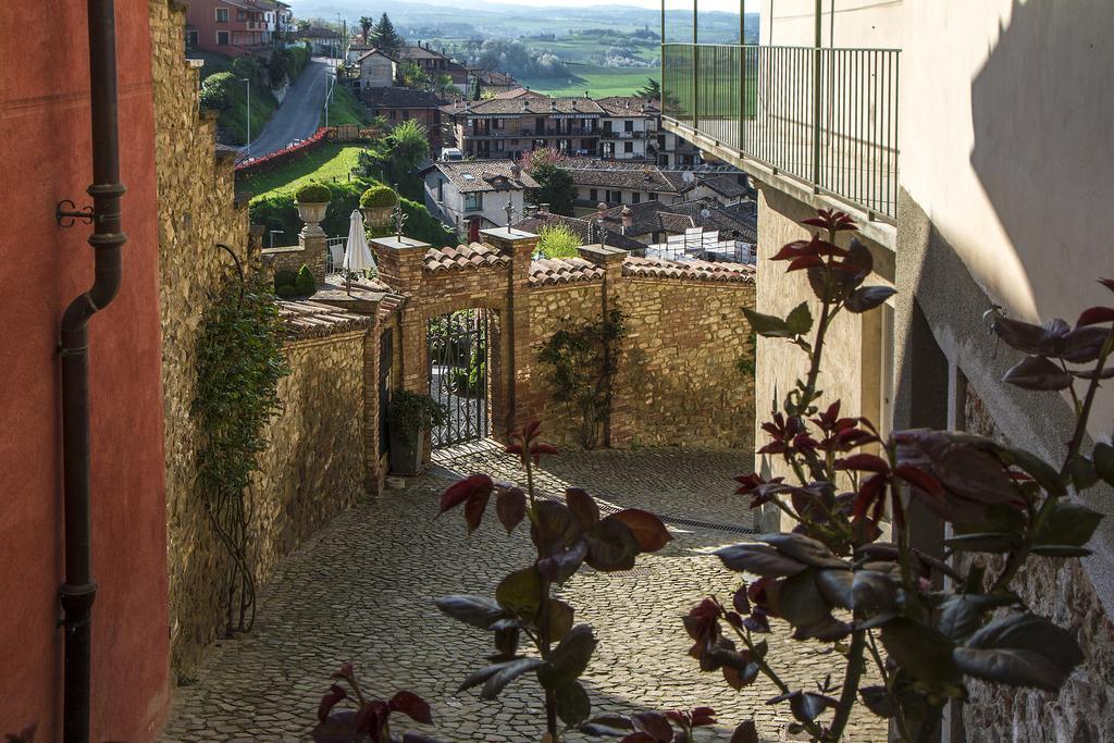 Dimora I Manichei Hotel Monforte dʼAlba Kültér fotó