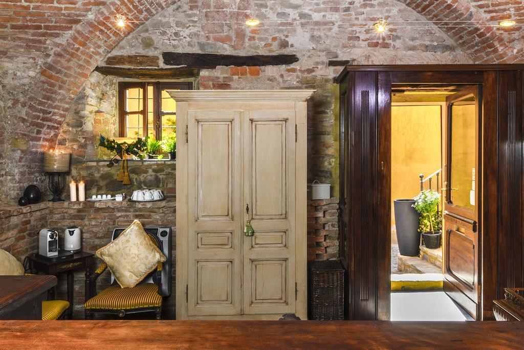 Dimora I Manichei Hotel Monforte dʼAlba Kültér fotó