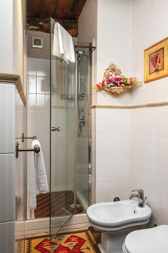 Dimora I Manichei Hotel Monforte dʼAlba Kültér fotó